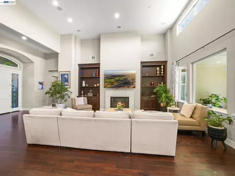 Living - 65 Stonebrae Rd, Hayward, CA 94542 photo 3 of 5