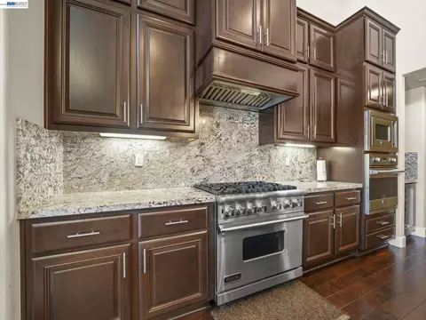 Kitchen - 65 Stonebrae Rd, Hayward, CA 94542 photo 4 of 5