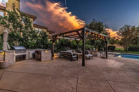 Exterior - 3019 E Ruby Hill Dr, Pleasanton, CA 94566 photo 6 of 10