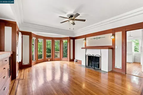 Living - 1117 El Dorado, Vallejo, CA 94590 photo 7 of 8