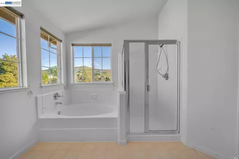 Bath - Undisclosed, Fairfield, CA 94533 photo 4 of 5