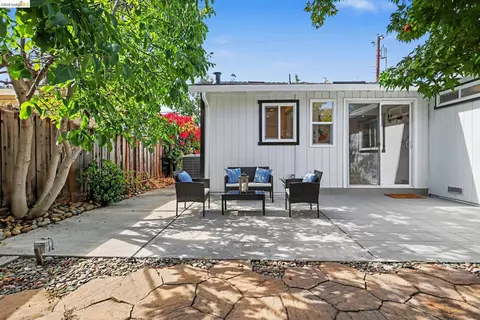 Exterior - 545 E Arques Ave, Sunnyvale, CA 94085 photo 11 of 15