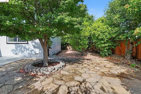 Exterior - 545 E Arques Ave, Sunnyvale, CA 94085 photo 14 of 15
