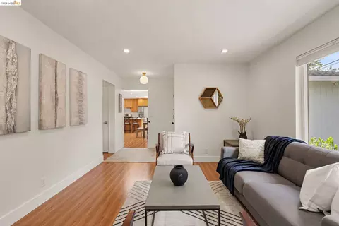 Living - 545 E Arques Ave, Sunnyvale, CA 94085 photo 2 of 2