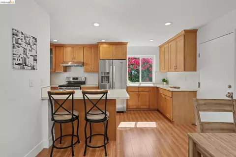 Kitchen - 545 E Arques Ave, Sunnyvale, CA 94085 photo 1 of 3