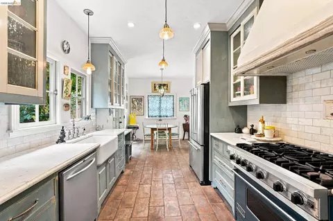 Kitchen - 893 Santa Barbara Rd, Berkeley, CA 94707 photo 3 of 5