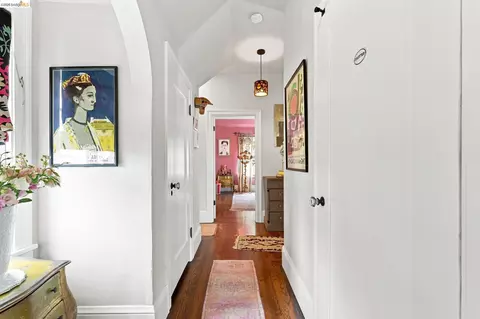 Entry Way - 893 Santa Barbara Rd, Berkeley, CA 94707 photo 4 of 7