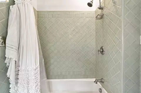 Bath - 893 Santa Barbara Rd, Berkeley, CA 94707 photo 2 of 4