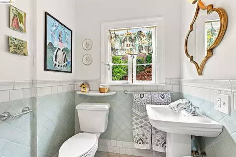 Bath - 893 Santa Barbara Rd, Berkeley, CA 94707 photo 3 of 4