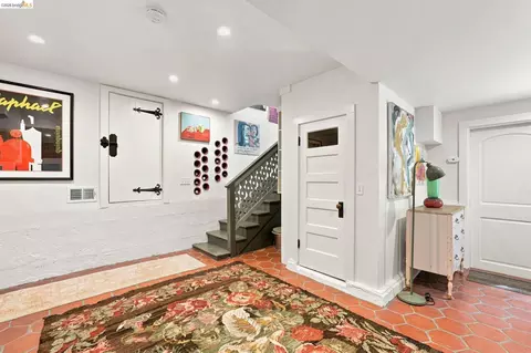 Entry Way - 893 Santa Barbara Rd, Berkeley, CA 94707 photo 7 of 7