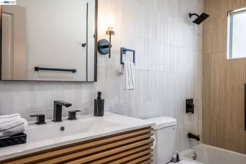 Bath - 42663 Hamilton Way, Fremont, CA 94538 photo 2 of 2