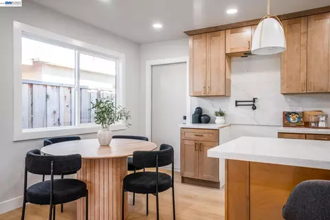 Kitchen - 42663 Hamilton Way, Fremont, CA 94538 photo 6 of 12