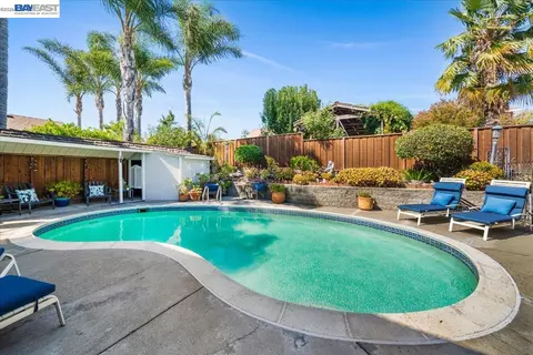 Exterior - 11738 Silvergate Dr, Dublin, CA 94568 photo 3 of 14