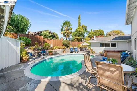 Exterior - 11738 Silvergate Dr, Dublin, CA 94568 photo 6 of 14