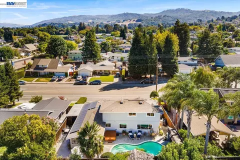 View/Area - 11738 Silvergate Dr, Dublin, CA 94568 photo 2 of 7