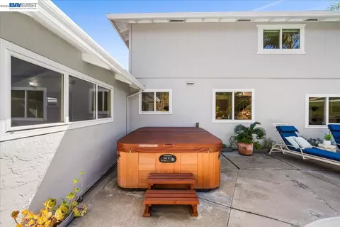 Exterior - 11738 Silvergate Dr, Dublin, CA 94568 photo 12 of 14