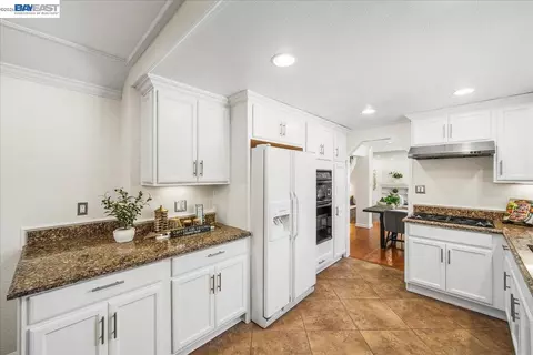 Kitchen - 11738 Silvergate Dr, Dublin, CA 94568 photo 2 of 6