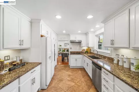 Kitchen - 11738 Silvergate Dr, Dublin, CA 94568 photo 1 of 6