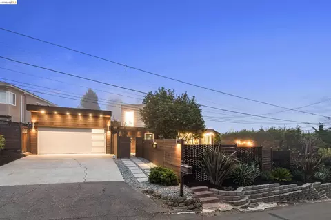 5800 Saint Paul Ct, Oakland, CA 94618