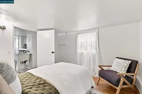 Bedroom - 161 Viewmont Ave, Vallejo, CA 94590 photo 6 of 6