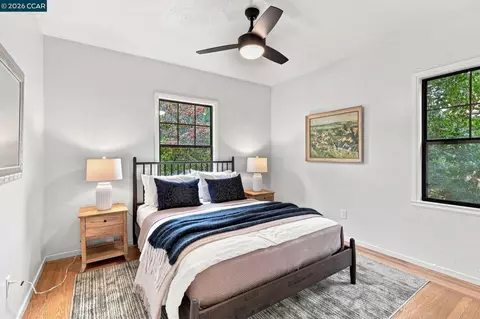 Bedroom - 161 Viewmont Ave, Vallejo, CA 94590 photo 3 of 6
