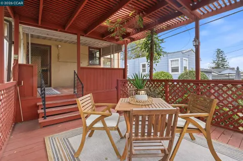 Exterior - 161 Viewmont Ave, Vallejo, CA 94590 photo 3 of 9