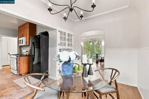 Dining - 161 Viewmont Ave, Vallejo, CA 94590 photo 1 of 2