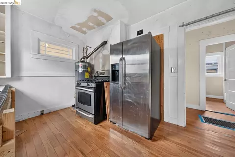 Kitchen - 1645 9th, Berkeley, CA 94710 photo 2 of 2
