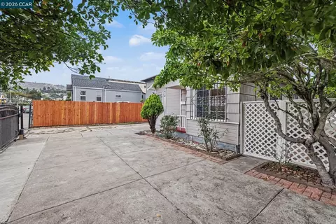 Exterior - 2616 73rd Ave, Oakland, CA 94605 photo 2 of 2
