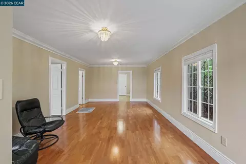 Living - 2616 73rd Ave, Oakland, CA 94605 photo 1 of 3