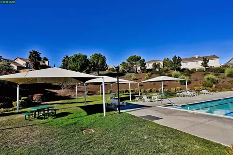 Exterior - 5193 Crystyl Ranch Dr, Concord, CA 94521 photo 8 of 9