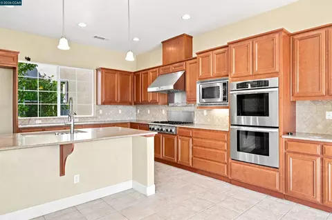 Kitchen - 5193 Crystyl Ranch Dr, Concord, CA 94521 photo 3 of 3
