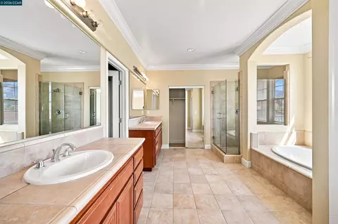 Bath - 5193 Crystyl Ranch Dr, Concord, CA 94521 photo 3 of 6