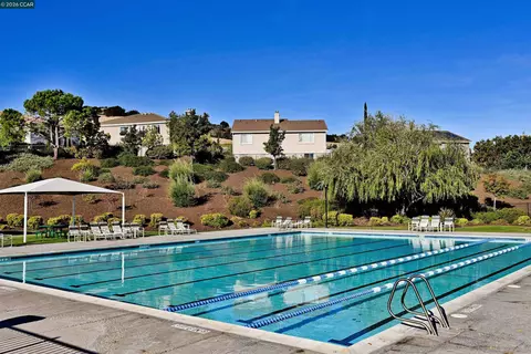 Exterior - 5193 Crystyl Ranch Dr, Concord, CA 94521 photo 7 of 9