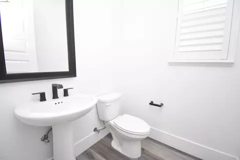Bath - 2751 Macabee Dr, Lathrop, CA 95330 photo 1 of 4
