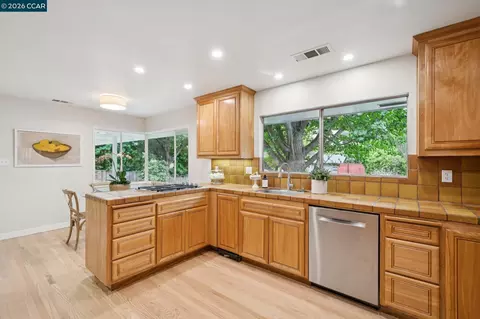 Kitchen - 1196 Monticello Rd, Lafayette, CA 94549 photo 2 of 4