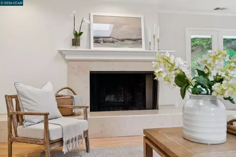 Living - 1196 Monticello Rd, Lafayette, CA 94549 photo 3 of 8