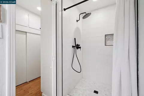 Bath - 808 Rosedale Ave, Lafayette, CA 94549 photo 2 of 4