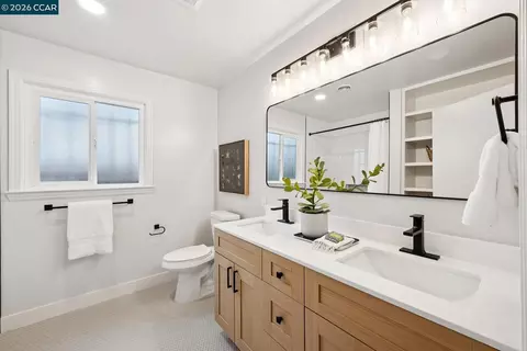 Bath - 808 Rosedale Ave, Lafayette, CA 94549 photo 3 of 4