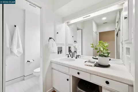 Bath - 808 Rosedale Ave, Lafayette, CA 94549 photo 1 of 4