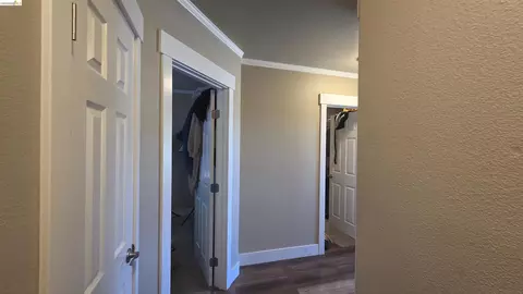 Entry Way - 817 Alameda St, Vallejo, CA 94590 photo 3 of 4