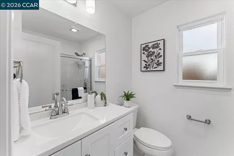 Bath - 1436 Everett St, El Cerrito, CA 94530 photo 1 of 1
