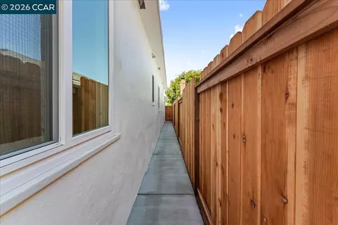 Entry Way - 1436 Everett St, El Cerrito, CA 94530 photo 2 of 2