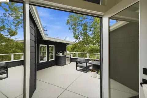 Exterior - 857 Mountain View Dr # A, Lafayette, CA 94549 photo 5 of 17