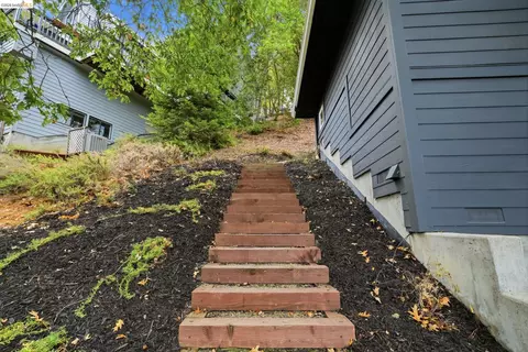 Exterior - 857 Mountain View Dr # A, Lafayette, CA 94549 photo 12 of 17