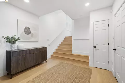 Entry Way - 857 Mountain View Dr # A, Lafayette, CA 94549 photo 3 of 14