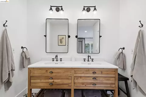 Bath - 857 Mountain View Dr # A, Lafayette, CA 94549 photo 11 of 12