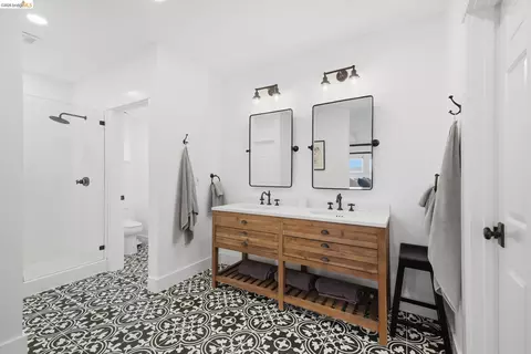 Bath - 857 Mountain View Dr # A, Lafayette, CA 94549 photo 10 of 12