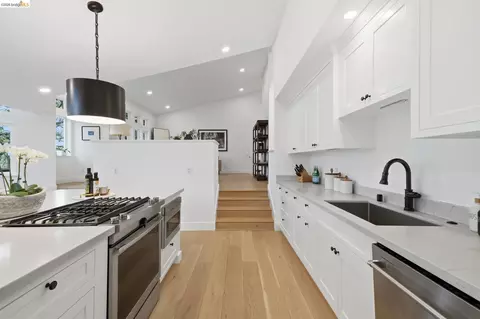 Kitchen - 857 Mountain View Dr # A, Lafayette, CA 94549 photo 2 of 6