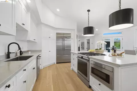 Kitchen - 857 Mountain View Dr # A, Lafayette, CA 94549 photo 3 of 6